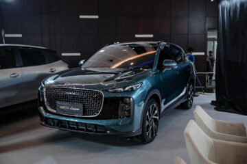LEPAS L8 PHEV dan E4 EV