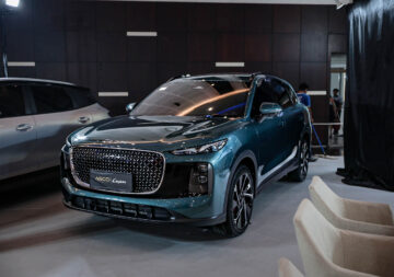 LEPAS L8 PHEV dan E4 EV